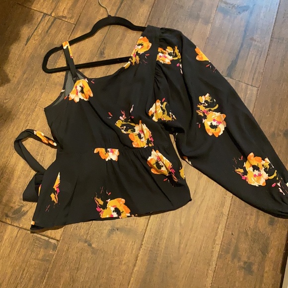 NWT A.L.C Mickalene one shoulder Top. Size 2 - Picture 7 of 7